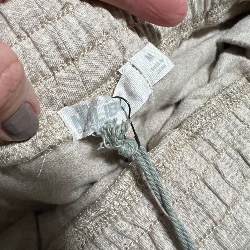 BAREFOOT DREAMS - NWT- MALIBU LOUNGE PANTS - MEDIUM - Picture 4 of 13